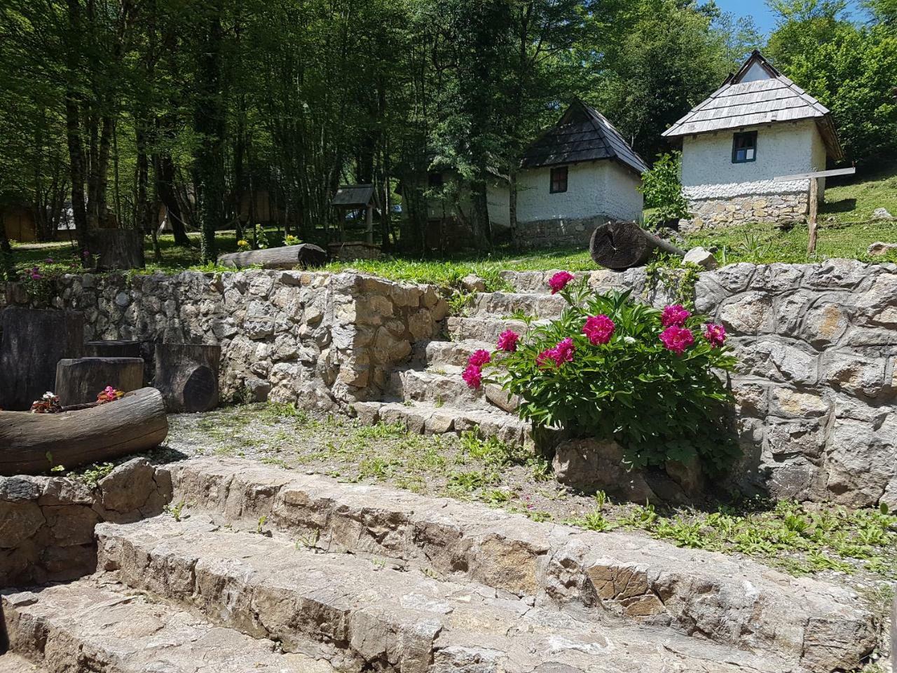 Hotel Camp Divlja Rijeka Hum Exteriér fotografie