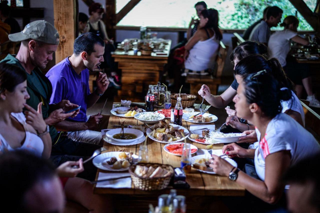Hotel Camp Divlja Rijeka Hum Exteriér fotografie